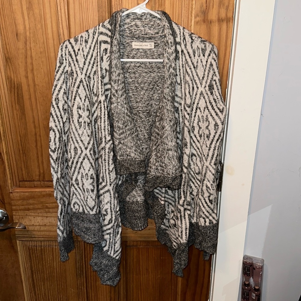 Abercrombie & Fitch Cardigan M/L size